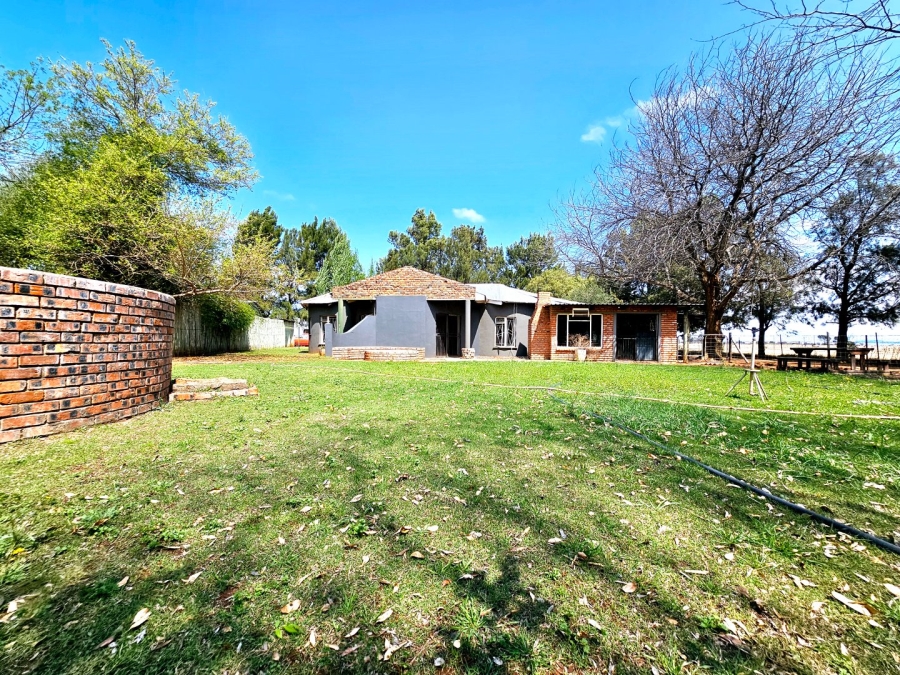 6 Bedroom Property for Sale in Bloemfontein Rural Free State